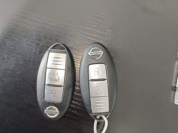 Фото 9 - Nissan Tiida