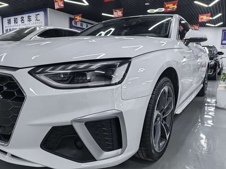 Фото 10 - Audi A4L