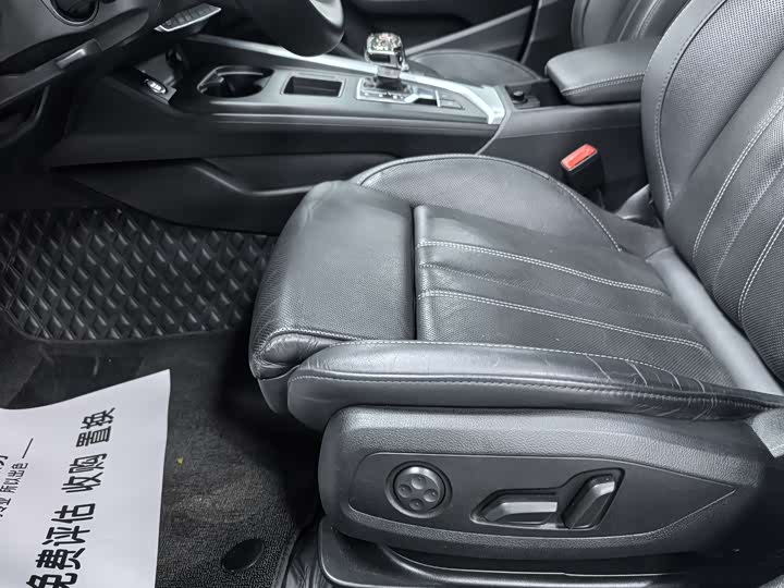 Фото 14 - Audi A4L