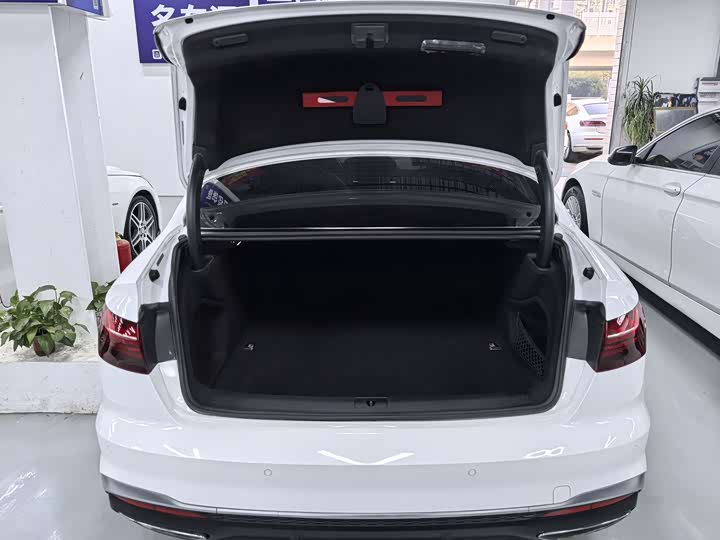 Фото 20 - Audi A4L