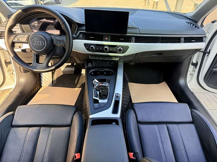 Фото 5 - Audi A4L