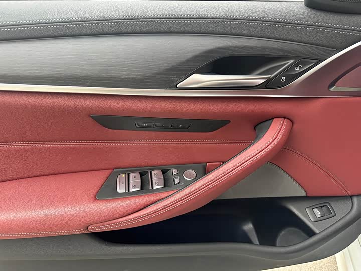 Фото 15 - BMW 5 Series