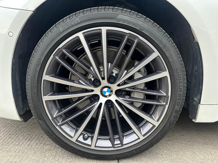 Фото 22 - BMW 5 Series