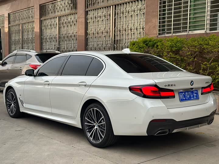 Фото 3 - BMW 5 Series