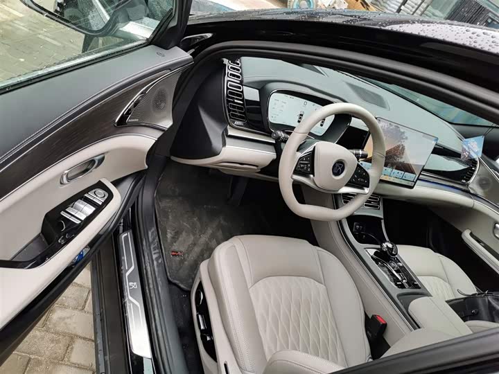 Фото 14 - BYD Han