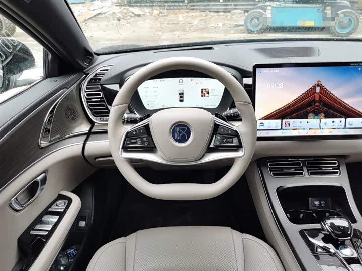 Фото 3 - BYD Han