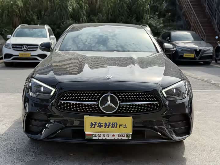 Фото 3 - Mercedes-Benz E-Class