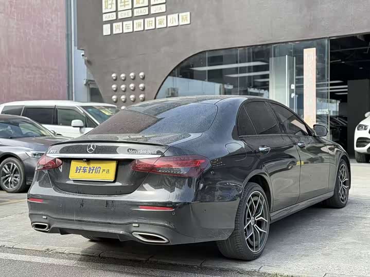 Фото 5 - Mercedes-Benz E-Class