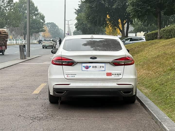 Фото 4 - Ford Mondeo