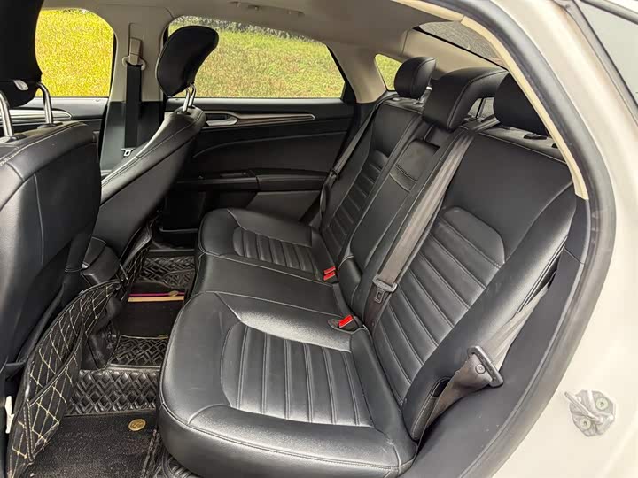 Фото 9 - Ford Mondeo