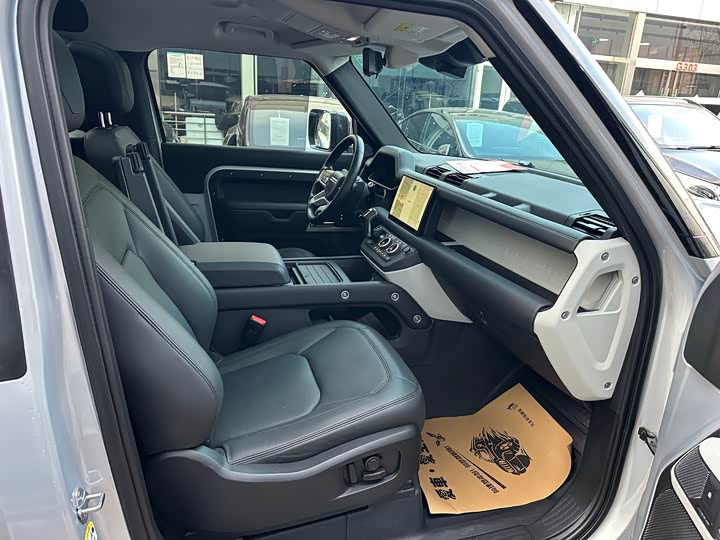 Фото 11 - Land Rover Defender