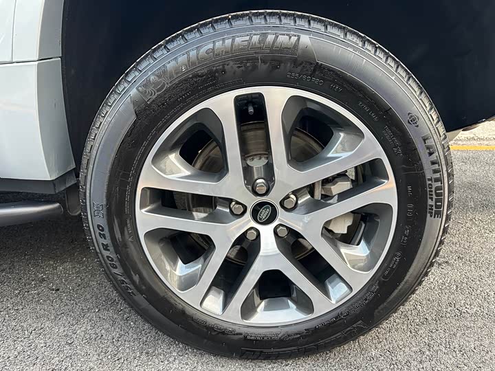 Фото 12 - Land Rover Defender