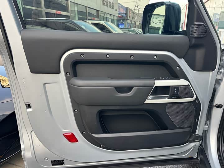 Фото 14 - Land Rover Defender