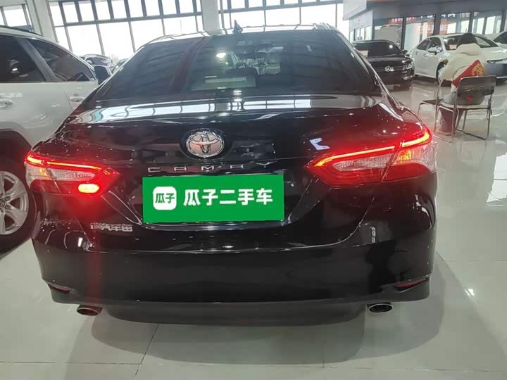 Фото 6 - Toyota Camry