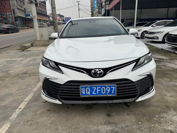 Фото 1 - Toyota Camry