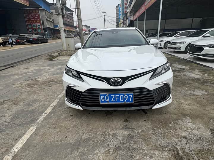 Фото 3 - Toyota Camry