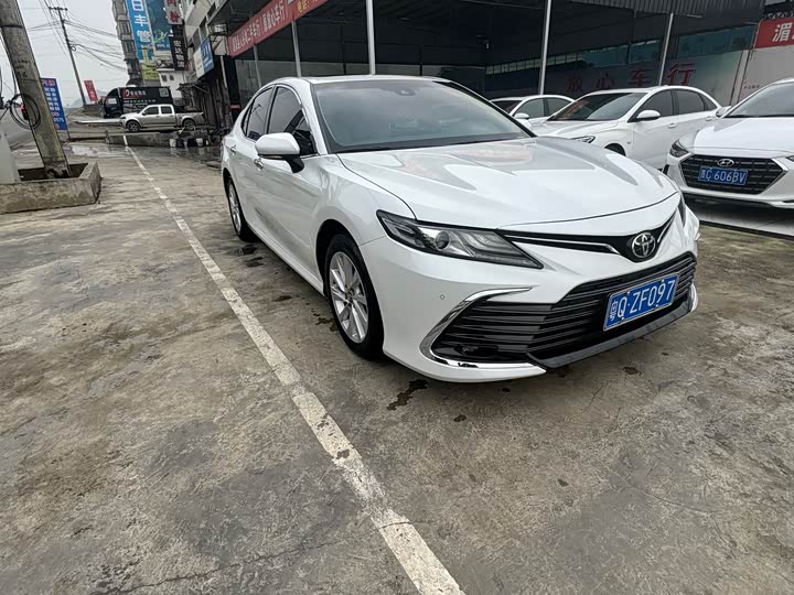 Фото 7 - Toyota Camry