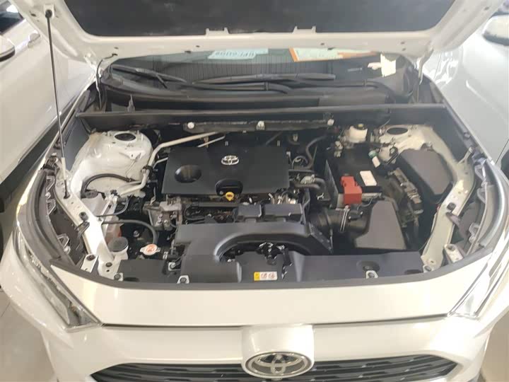 Фото 10 - Toyota RAV4