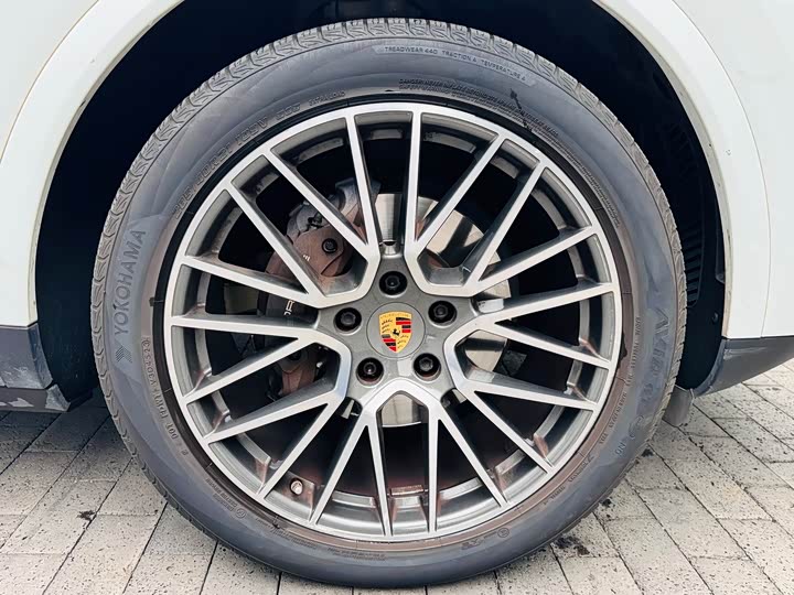 Фото 16 - Porsche Cayenne