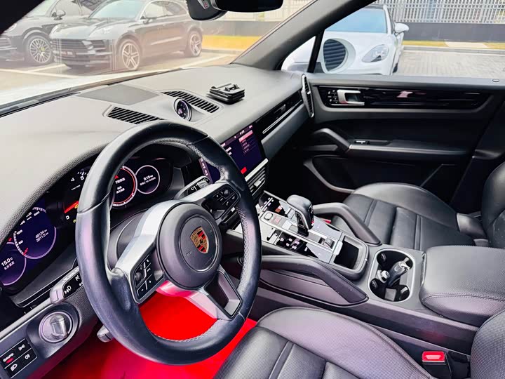 Фото 8 - Porsche Cayenne