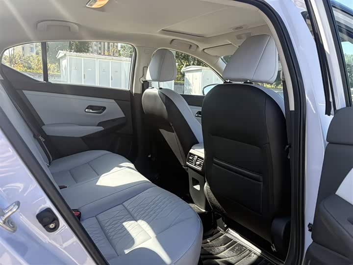 Фото 14 - Nissan Sylphy