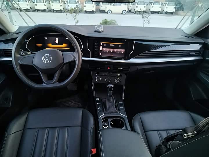 Фото 10 - Volkswagen Passat