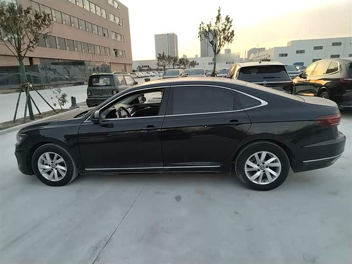 Фото 5 - Volkswagen Passat