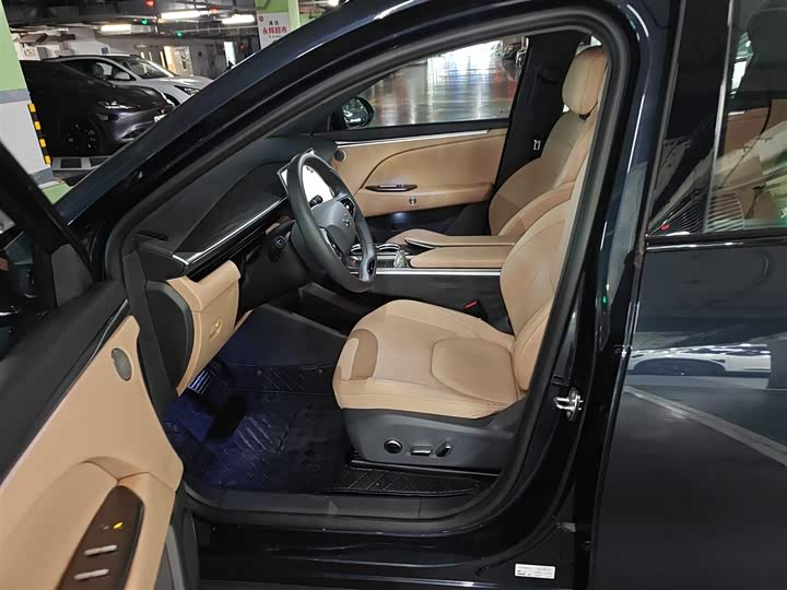 Фото 15 - BAIC Arcfox Alpha T5