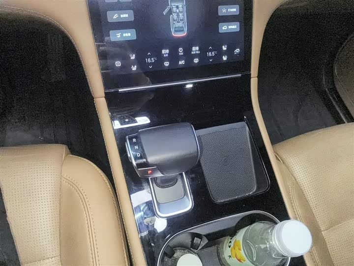 Фото 14 - LiXiang One