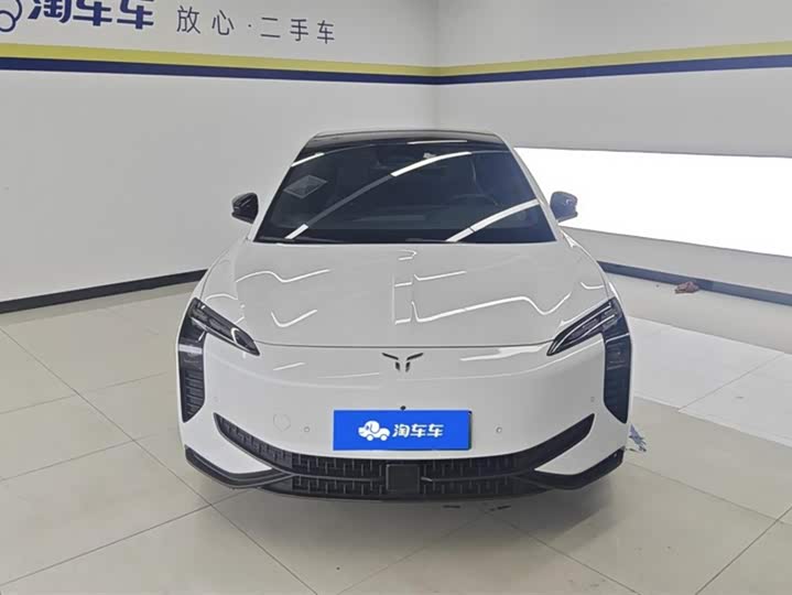 Фото 2 - Hongqi EH7