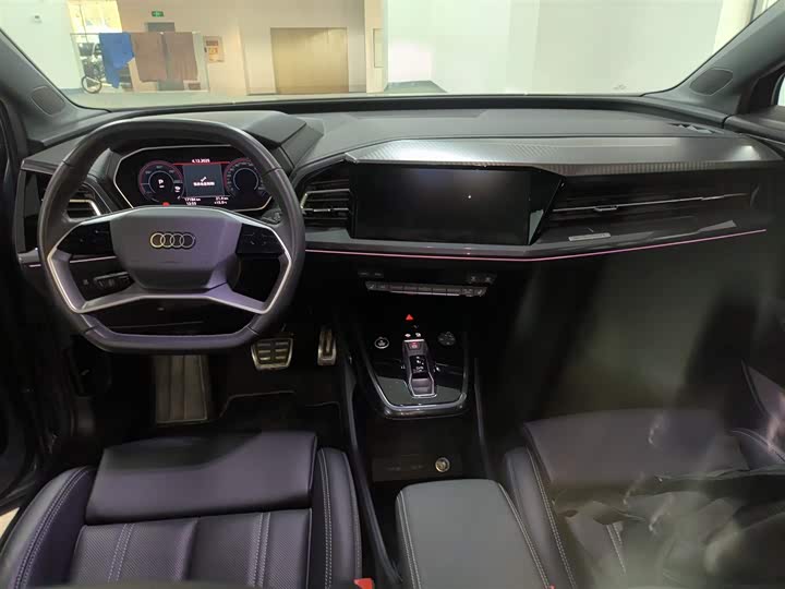 Фото 10 - Audi Q4 e-tron