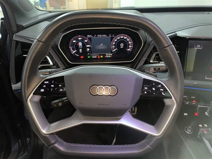 Фото 11 - Audi Q4 e-tron