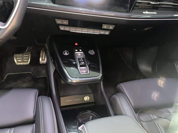 Фото 14 - Audi Q4 e-tron