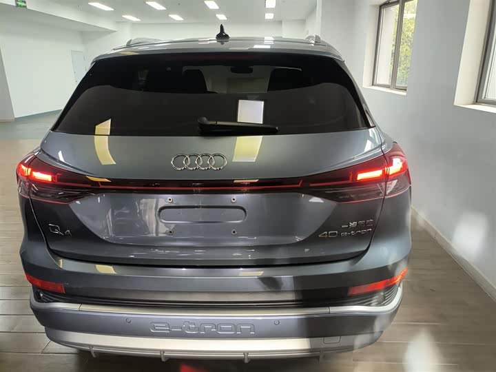 Фото 6 - Audi Q4 e-tron