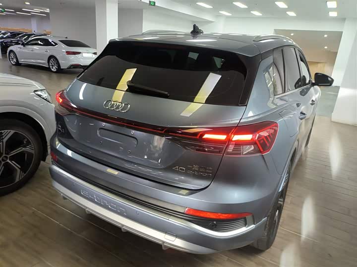 Фото 7 - Audi Q4 e-tron