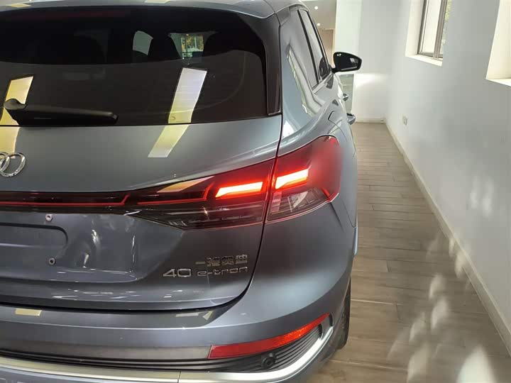 Фото 8 - Audi Q4 e-tron