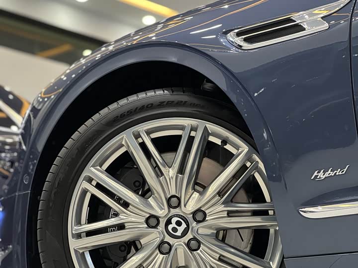 Фото 18 - Bentley Flying Spur Hybrid