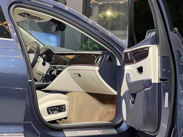 Фото 7 - Bentley Flying Spur Hybrid