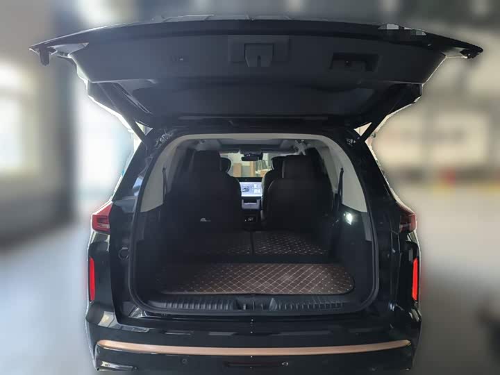 Фото 10 - Exeed VX