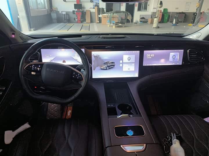 Фото 13 - Exeed VX