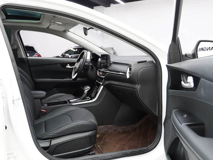 Фото 20 - Kia K3