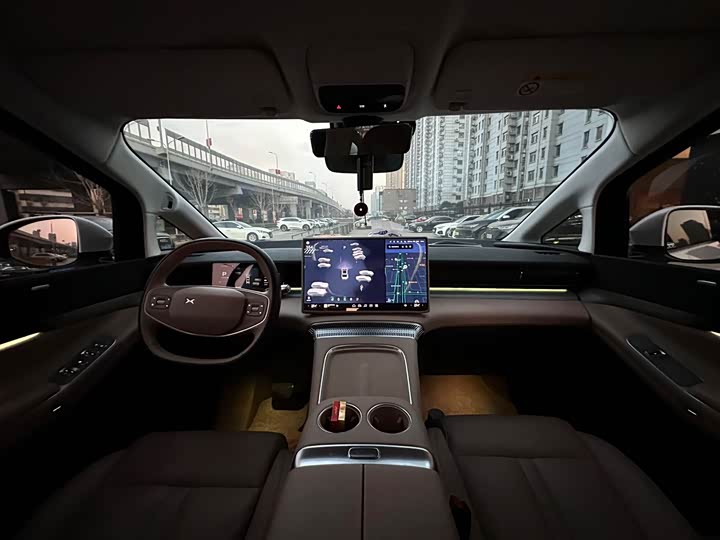 Фото 13 - XPeng X9