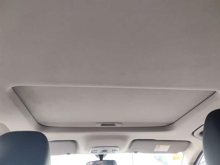 Фото 18 - Geely Coolray