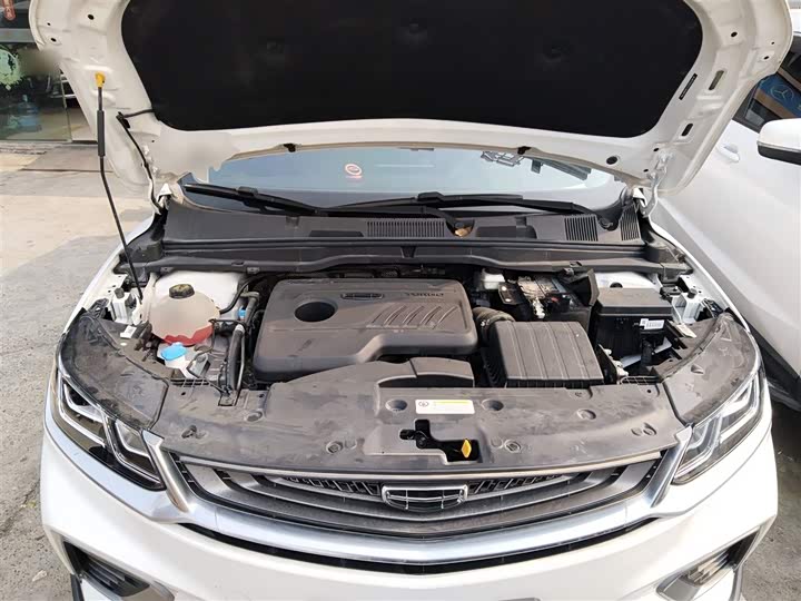 Фото 20 - Geely Coolray