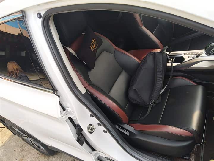 Фото 25 - Geely Coolray