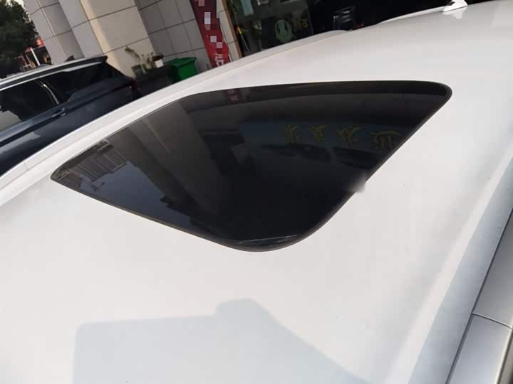 Фото 27 - Geely Coolray