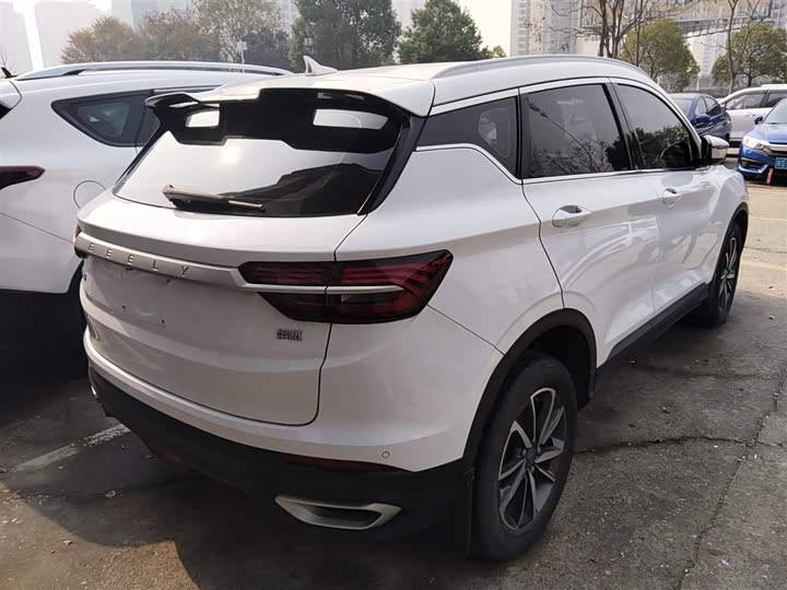 Фото 7 - Geely Coolray