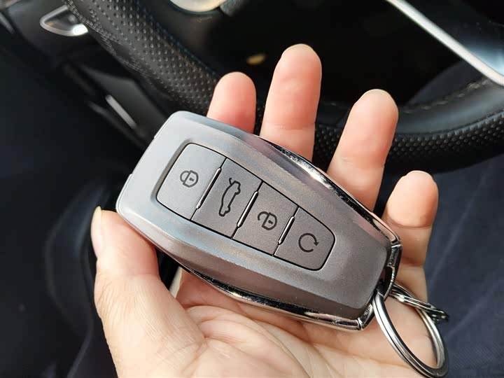 Фото 9 - Geely Coolray