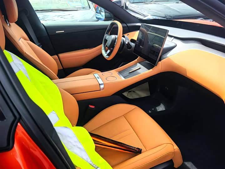 Фото 2 - Xiaomi YU7