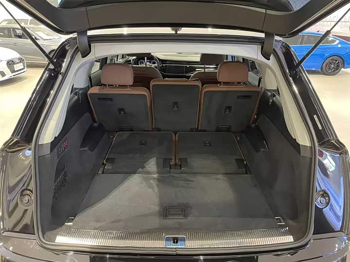 Фото 6 - Audi Q7